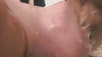 Kuuma amatööri masturboi vibraattorin kanssa